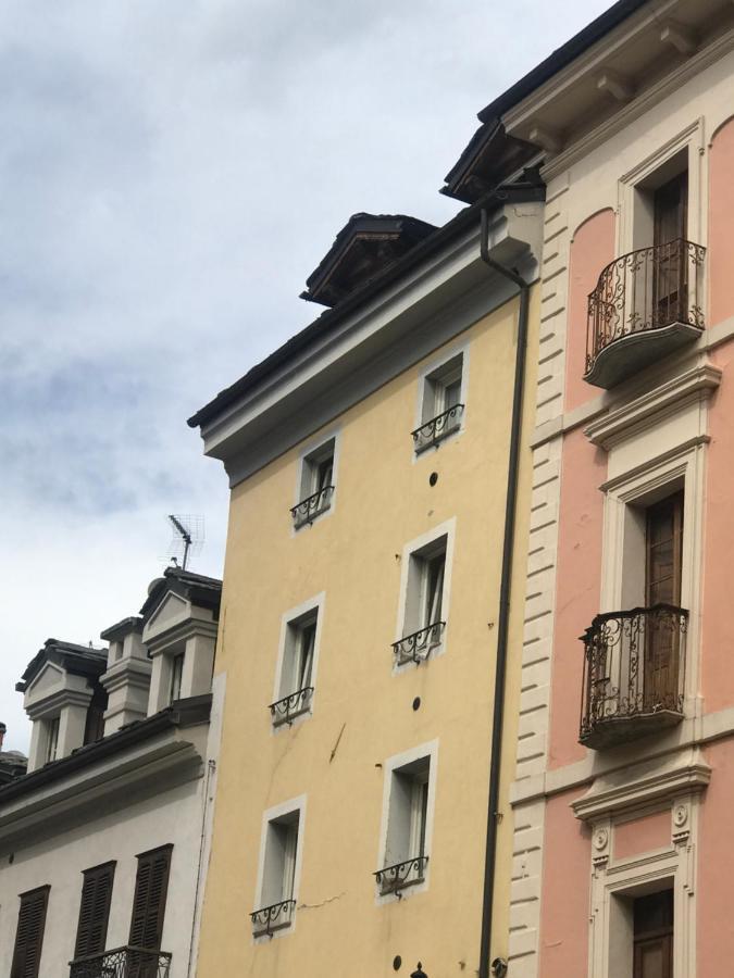 Apartamento Il Nido Aosta Exterior foto